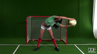 Hot latina-looking babe Aneta Keys