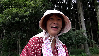 M996G11 A Mature Woman In The Countryside Who Applied For An AV Shoot In Search Of Stimulation Explodes With Uncontrollable Frustration And Drowns In Juicy SEX Outdoors