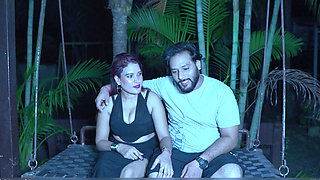 After proposing to his girlfriend, he took her to Bungalow to propose, and after proposing to her, the girl also had some sex.