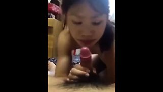 Singaporean GF Gives Cute Blowjob