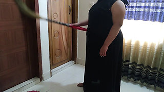 Big Ass & Huge Boobs Saudi Maid Fucked by Owner 18yo Son When She Cleaning Room