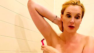 Cute amateur brunette naughty in solo jerking show on camera