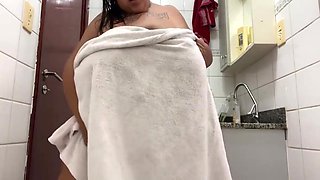 Mary Jhuana In Pos Banho Tava Menstruada Entao Resolvi Testar O Meu Consolo No Cuzinho Apertadinho 5 Min