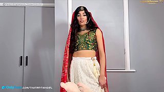 Aaliyah Yasin Pakistani Bride gives a Footjob - Amateur Sex