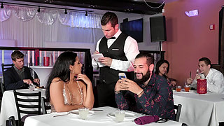 Fuck from a waiter in the toilet for curvy latina Rose Monroe