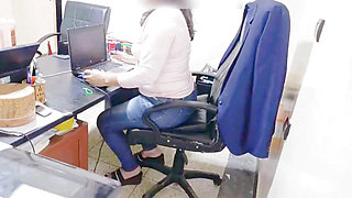 I finally got my coworker to fuck me in my office parte 1
