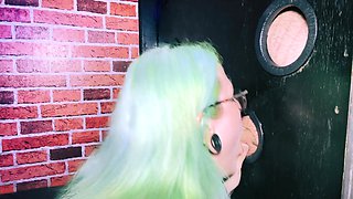 Elizabethhunny Loves Gloryholes