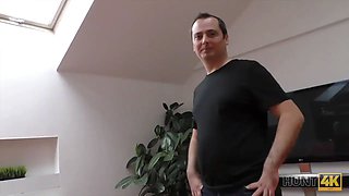 Hunt4k. süße rache vor den augen ihres freundes