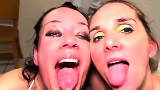 Amateur teens threesome