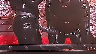 Cuckolding the Dolly with the Gimp