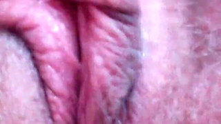Big clit hairy pussy cumming