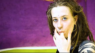 Ceci Milkymouzz wants to stuff her delicious pussy