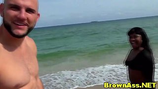Giant booty ebony beauty gets a facial cumshot