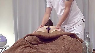 Beautiful Tits Clad In A Lazy Atmosphere Is Indescribably Erotic! She Has A Loose Body Shape, A Twisted Body, And A Bakkumee Blowjob.etc. She Is A Very Beautiful And Sexy Girl With A Lazy Atmosphere