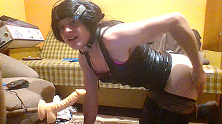 Crossdresser toys his butthole