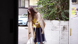 An Innocent Socialite Wife with Big Tits Who Fell in Love While Getting Fucked by Someone She Didn't Know