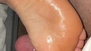 Sexy BBW Ass and Cum on Oiled Soles