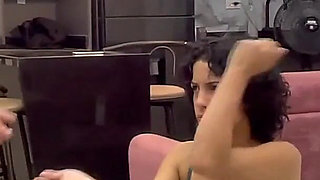 Mi Pequena Hermanastra Me Invita a Hacer Ejercicio Para Follarme Y Tragarse Mi Leche