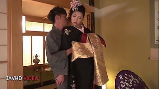 Asian seductress Yuna delivers unforgettable blowjob experience