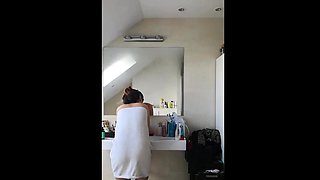 spying on my ass shaking sister