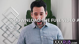 Guy got a coupon for blond hair babe Summer Vixen