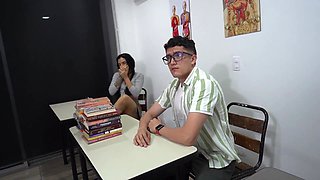 The sexy teacher wants the HUGE PENIS of the NERD boy in the class - Daniela Andrea & Pipeboy