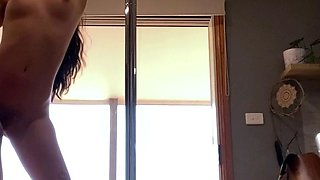 PUSSY BABE BRUNETTE masturbating
