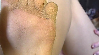 Nina's Smelly Nylon Feet - dreamgirls in Socks