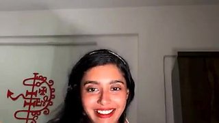 Thea Dsuuza Huge Cleavage Santas Girl (2025) Private App Hot Video - Indian