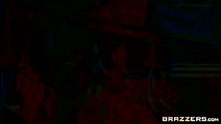Wet And Waiting With Madison Ivy, Kissa Sins - Brazzers