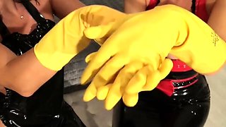 CFNM Blowjob Threesome Fun