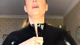 amateur blonde solo webcam