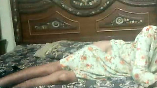 An indian sexy girl playing with herself at cam site live streaming video part 1.mp4