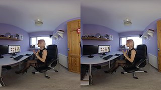 Chloe Toy, Porn Stash Bust - Blonde Striptease Joi