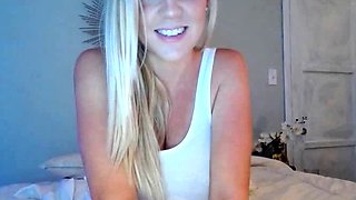 Blonde emo amateur solo masturbation
