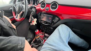 Blonde slut stops driving to give a handjob and get fucked afterwards