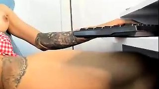 Solo webcam tranny masturbation