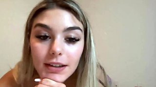 Hot amateur webcam teen masturbates for their fans