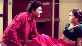 Indian hot MILF in erotic video