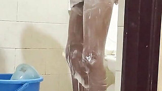 Hot Girl Perform Nice Blowjob and Her Nude Bath