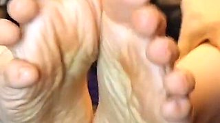 My Wrinkled Soles Are Your Pussy, Loser