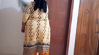 Moti Gand Fad Dea Indian Desi Maid Ko Thapa Tap Choda House Owner! With Huge Boobs