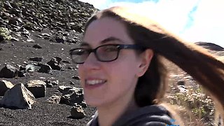 Public amateur fucked outdoors before cumshot