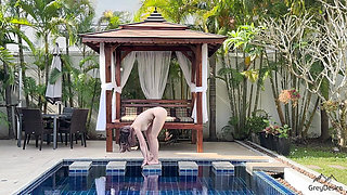 Nude Yoga: Balance Practice Workout - Grey Desire