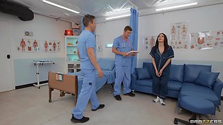Gangbang Di Emergenza With Mick Blue, Valentina Nappi, Oliver Flynn, Scotty P, Air Thugger, Apollo Banks, Hollywood Cash - Brazzers