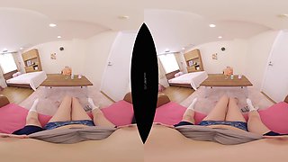 Perfect Body Big Sister-In-Law Dominated By Little Demon