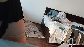 Sexy wife doing housework naked. Cum on wife's big ass. Hot foreplay with a couple, massage with oil s