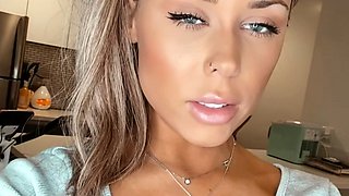 PUSSY BABE BRUNETTE masturbating