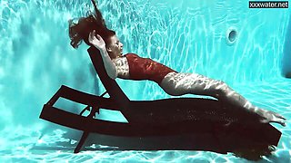 Dazzling Mia Split - very hot blonde xxx - Underwater Show