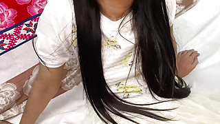 The Virgin Girl Asked to Fuck Her Pussy After Seeing Her Tuition Teacher's Thick Cock